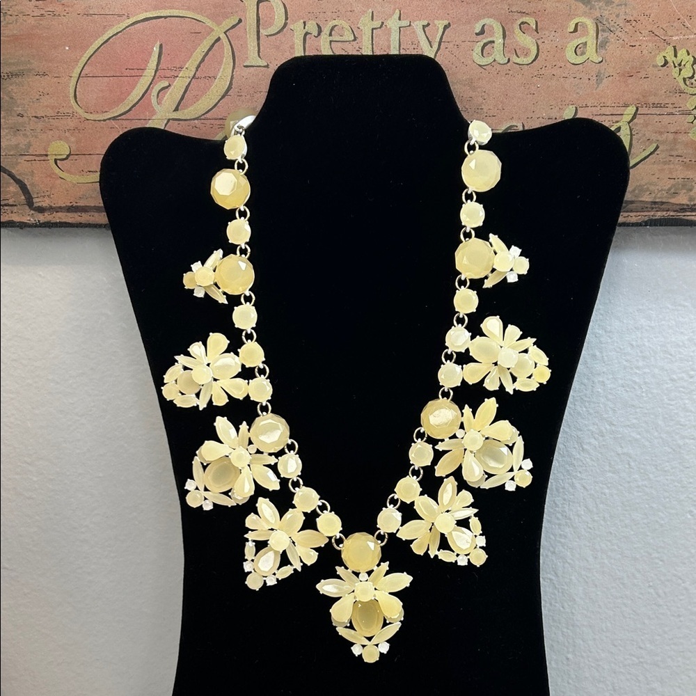 J.Crew Pale Cream Gold Tone Acrylic Cluster Fan Bib Style Statement Necklace